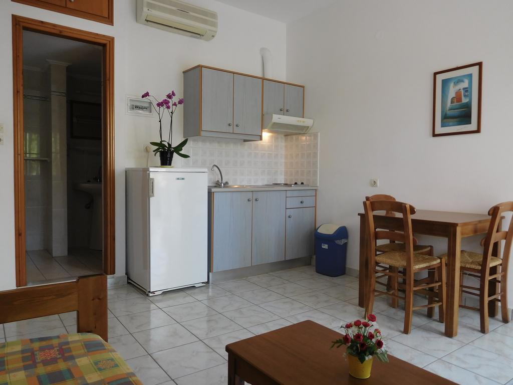 Anthea Apartments Paleochora Exterior foto
